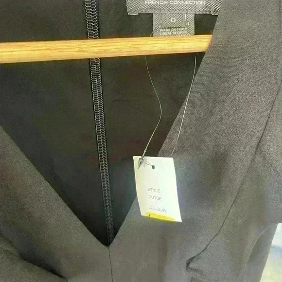 French Connection V Neck Black Ruffle Sleeve Crop Jumpsuit Women's 0 NWT - Picture 4 of 6